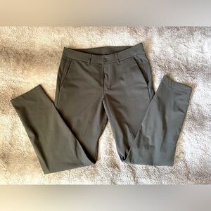 Lululemon Men’s Olive Trousers Size Medium